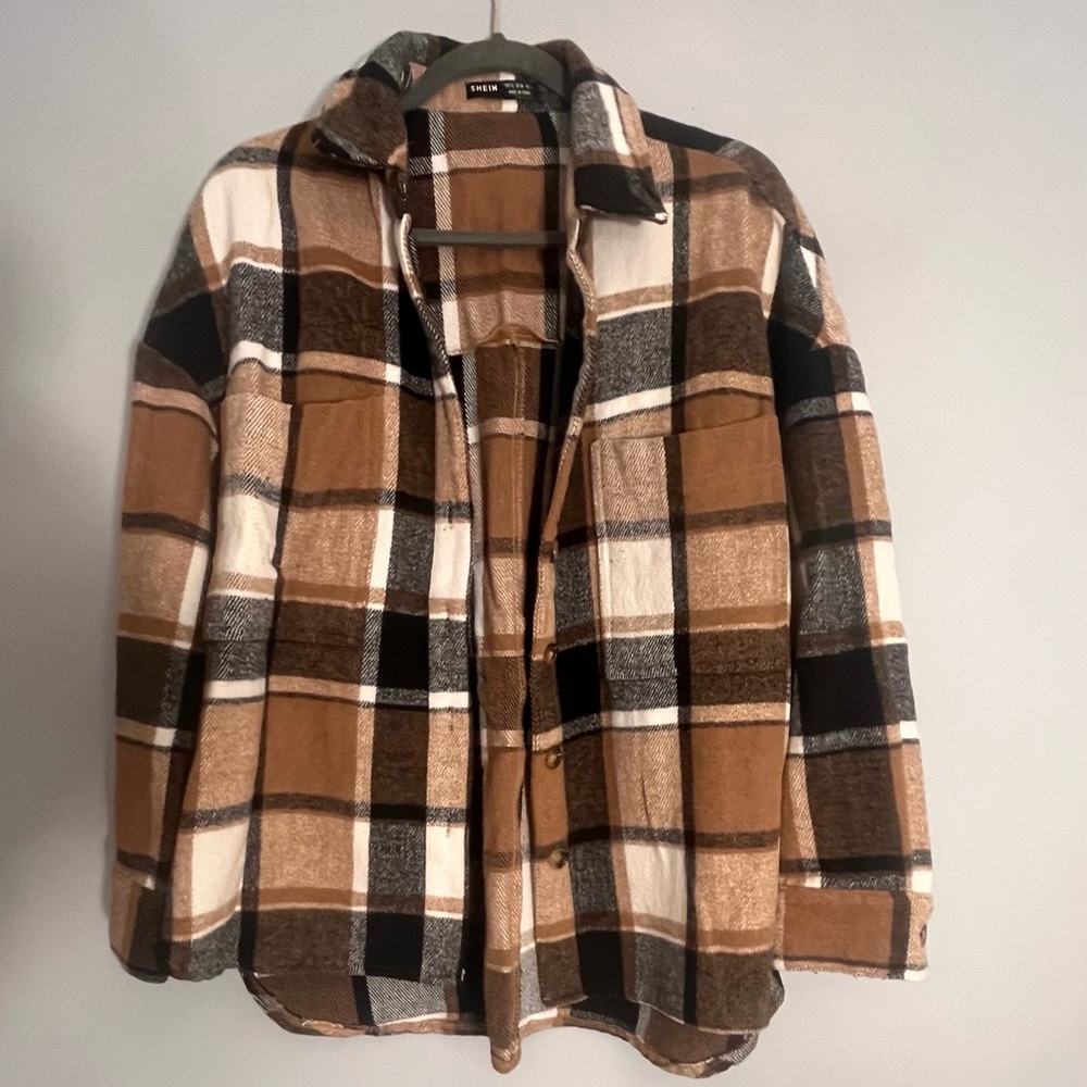SHEIN Drop Shoulder Curved Hem Plaid Shirt
